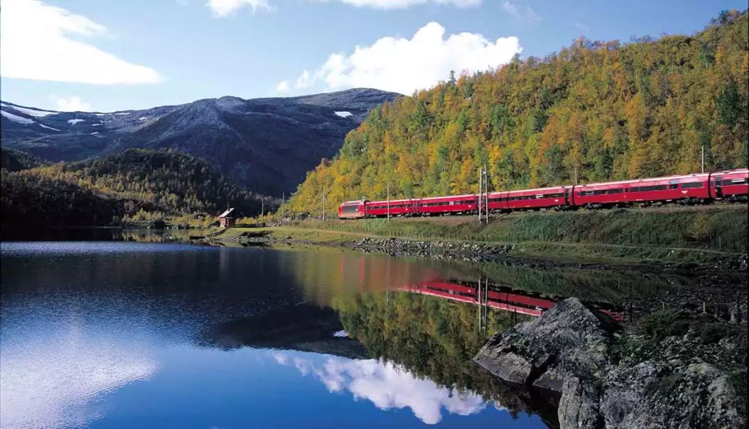 挪威<a href='https://www.uniqueway.com/places/bergen.html'>卑尔根</a>铁路