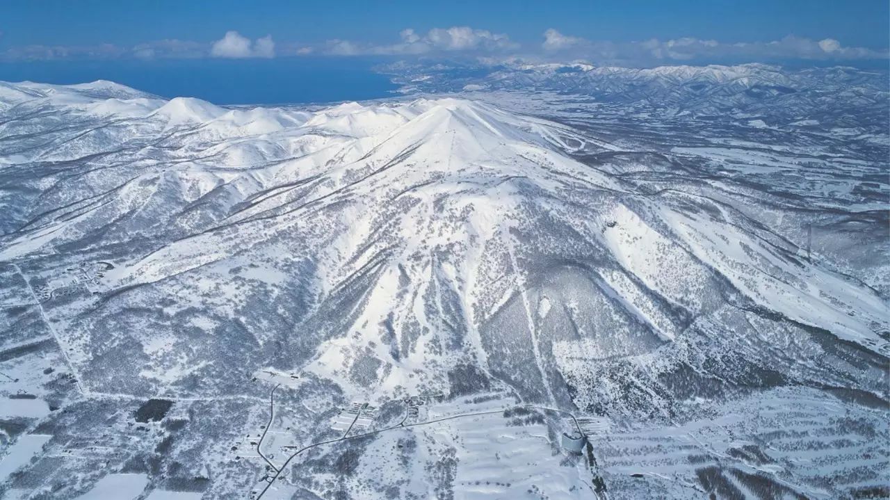 北海道<a href='https://www.uniqueway.com/countries_pois/pRNjWLRg.html'>二世谷滑雪场</a>