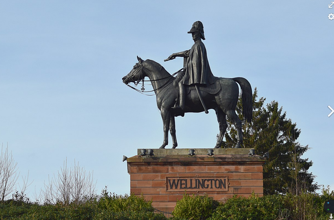 英国有什么必体验的推荐_领略英国伦敦海德公园的威灵顿公爵骑马塑像